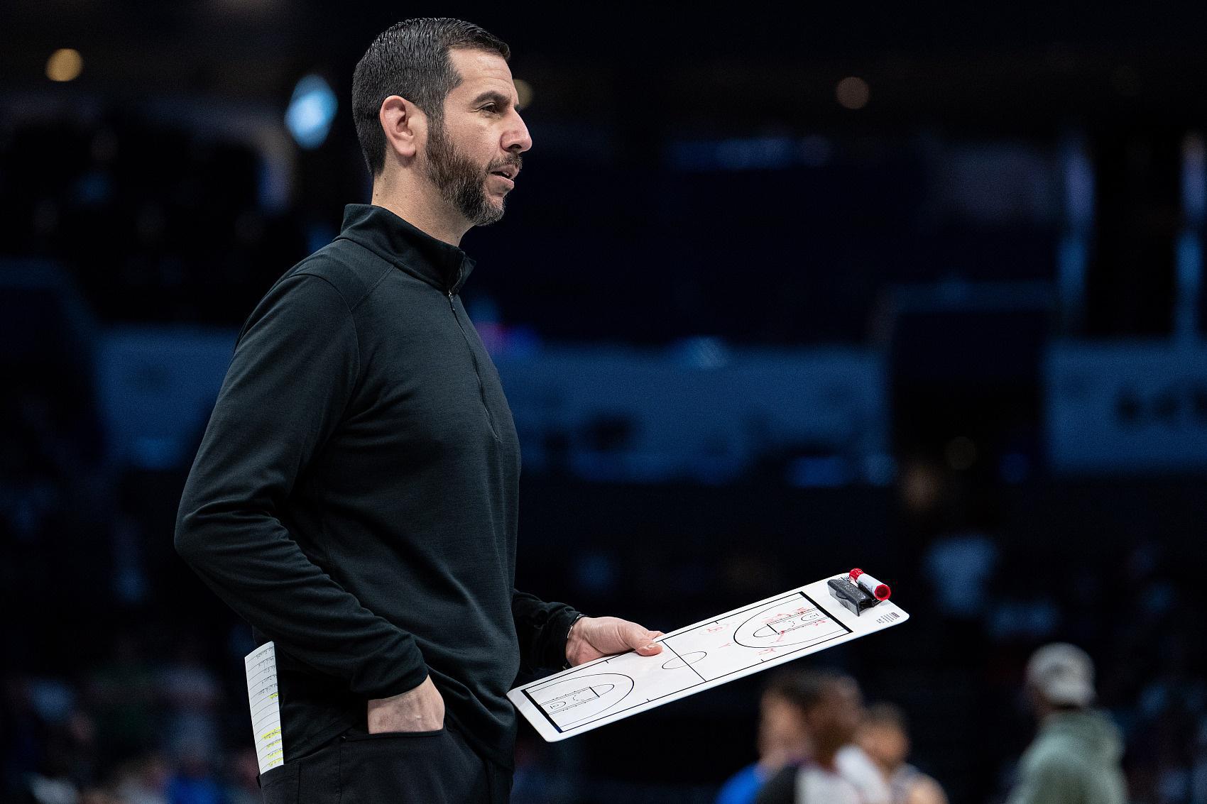 TA记者：尼克斯在考虑与前黄蜂主帅博雷戈进行主教练一职的会谈