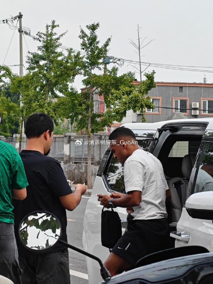 开云APP-博主：达万今天来到国安训练场，能否出战足协杯仍需评估