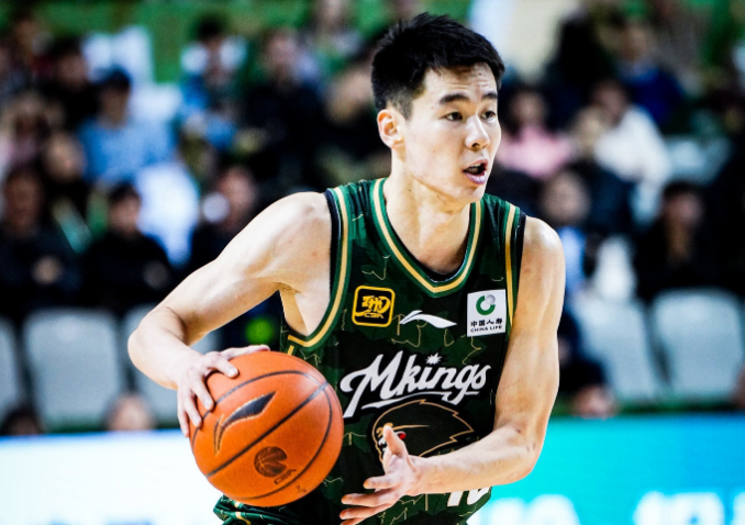 同曦双加时灭深圳:郭昊文31+10双外援40+ 周鹏1003三分超胡雪峰