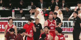 开云体育APP下载-国家队首秀！赛后李弘权激动落泪